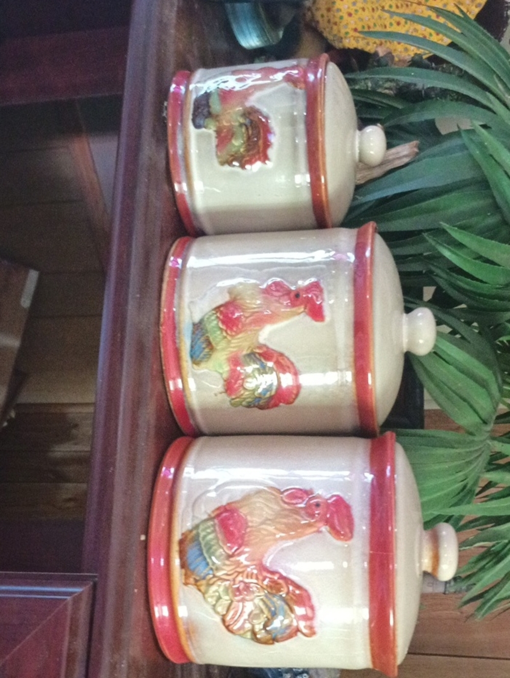 Source Unknown Ceramic Rooster Canister Set in Cream and Red